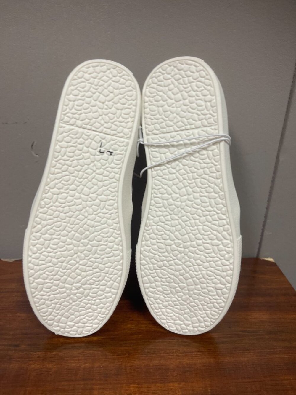 Michael Kors Logo Womens Slip-On Sneakers Blush Pink Casual Shoes Size 5 NWOT - Picture 3 of 4